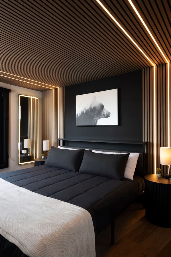 Bedroom 1 - King Bed