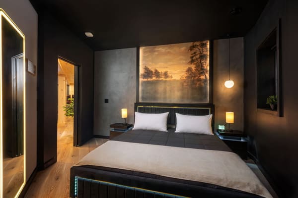 Bedroom 4 - King Bed